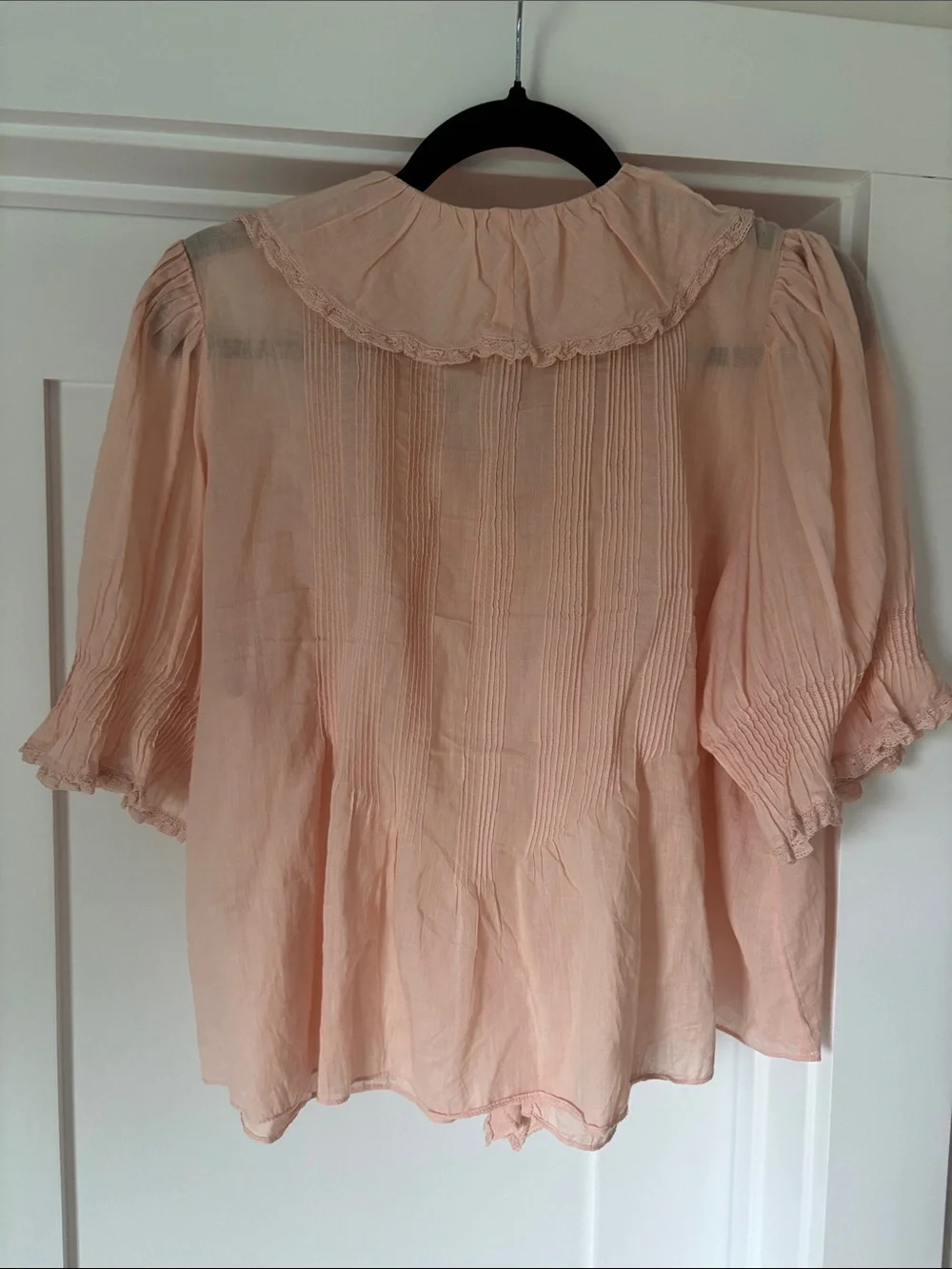 Doen Soft Blush Ruffle V-Neck Puff Sleeve Top
